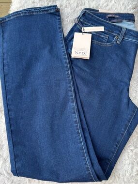 NYDJ Fit Tuck Technology model Barbara Bootc Women’s Quinn Blue Jeans